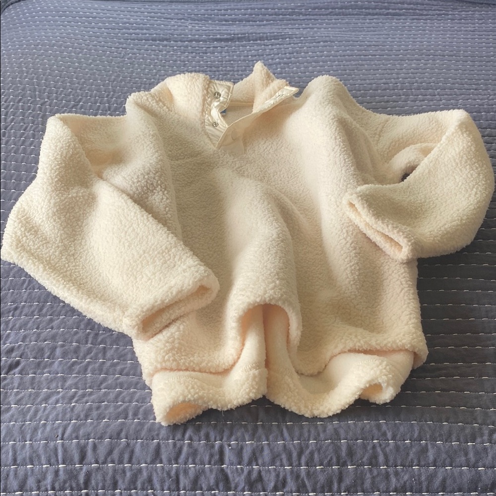 Super cozy lightweight Pullover! 🌺